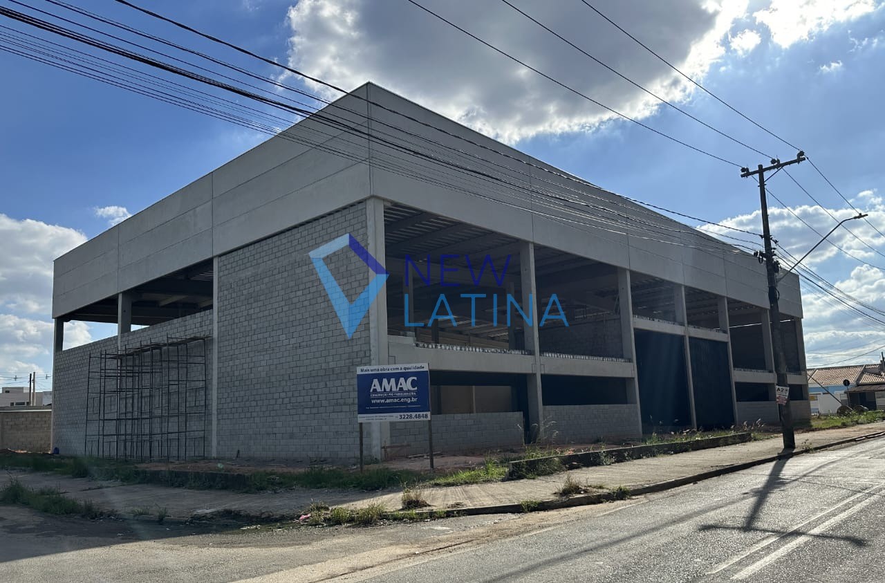 Galpão com 845 m² para locação em Jardim Das Azaléias