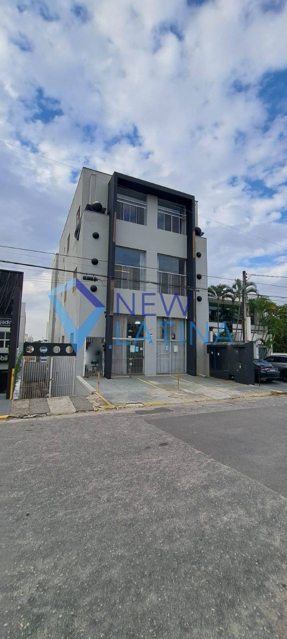 Prédio com 670 m² para locação em Parque Campolim