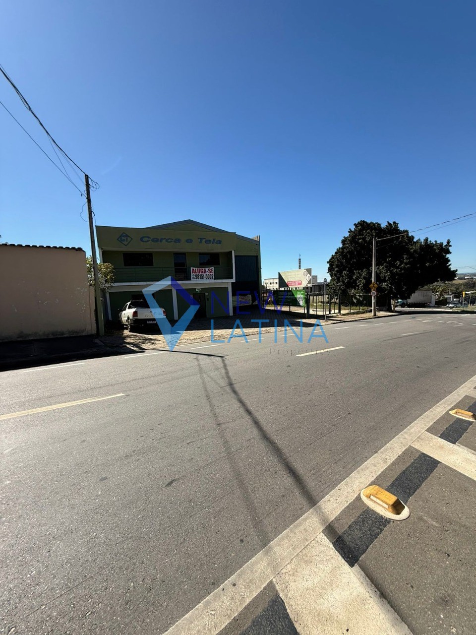 Galpão com 300 m² para locação em Éden