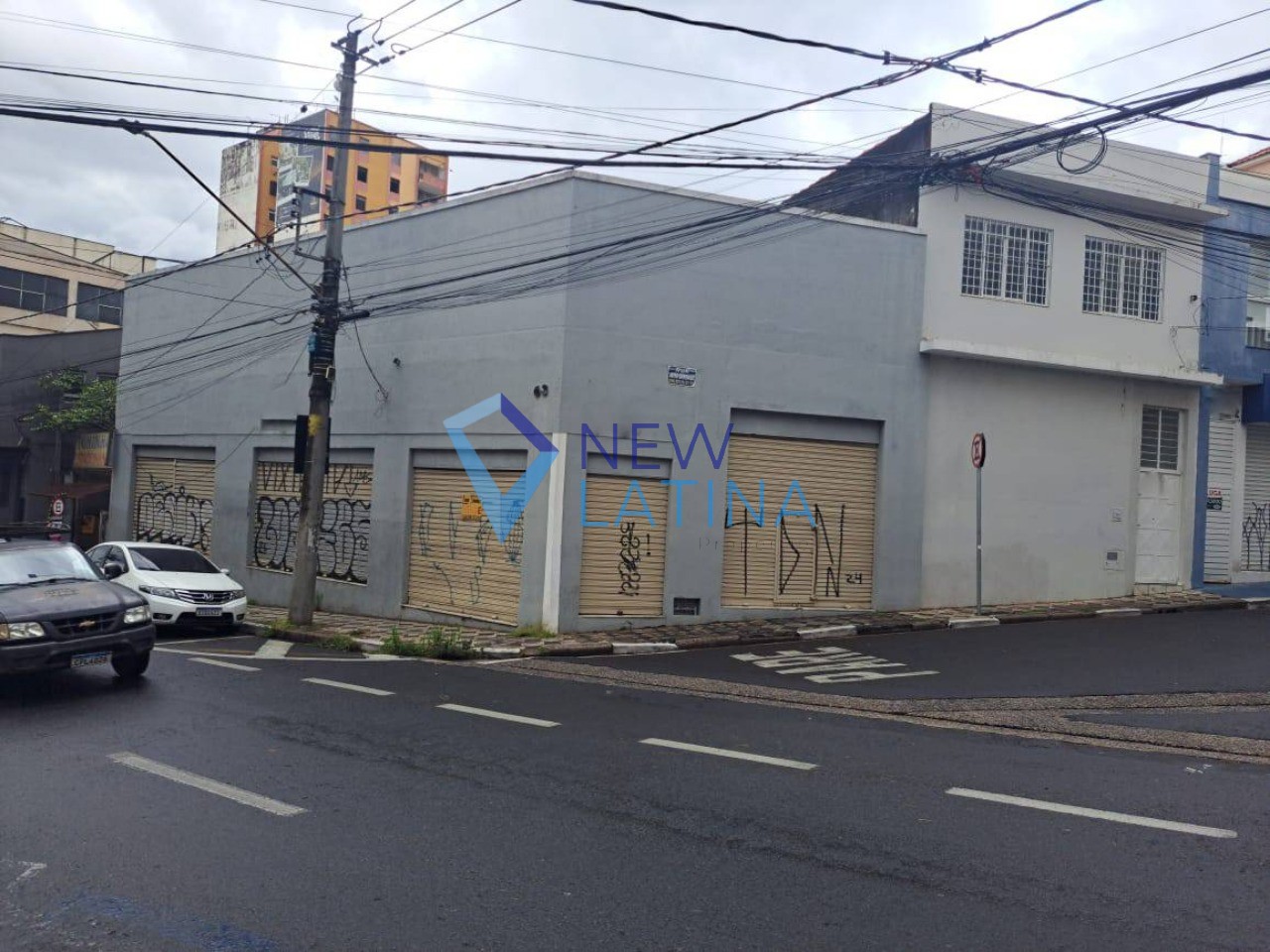 Prédio com 400 m² para venda em Centro
