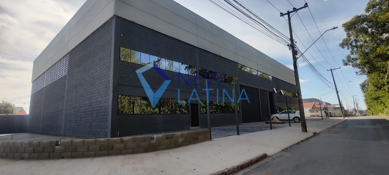 Galpão com 845 m² para locação em Éden