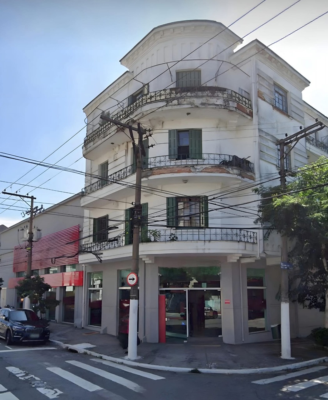 Terreno à Venda no Ipiranga - 3.700m² de Área Estratégica com Acesso por Três Ruas - zoneamento ZM e ZC