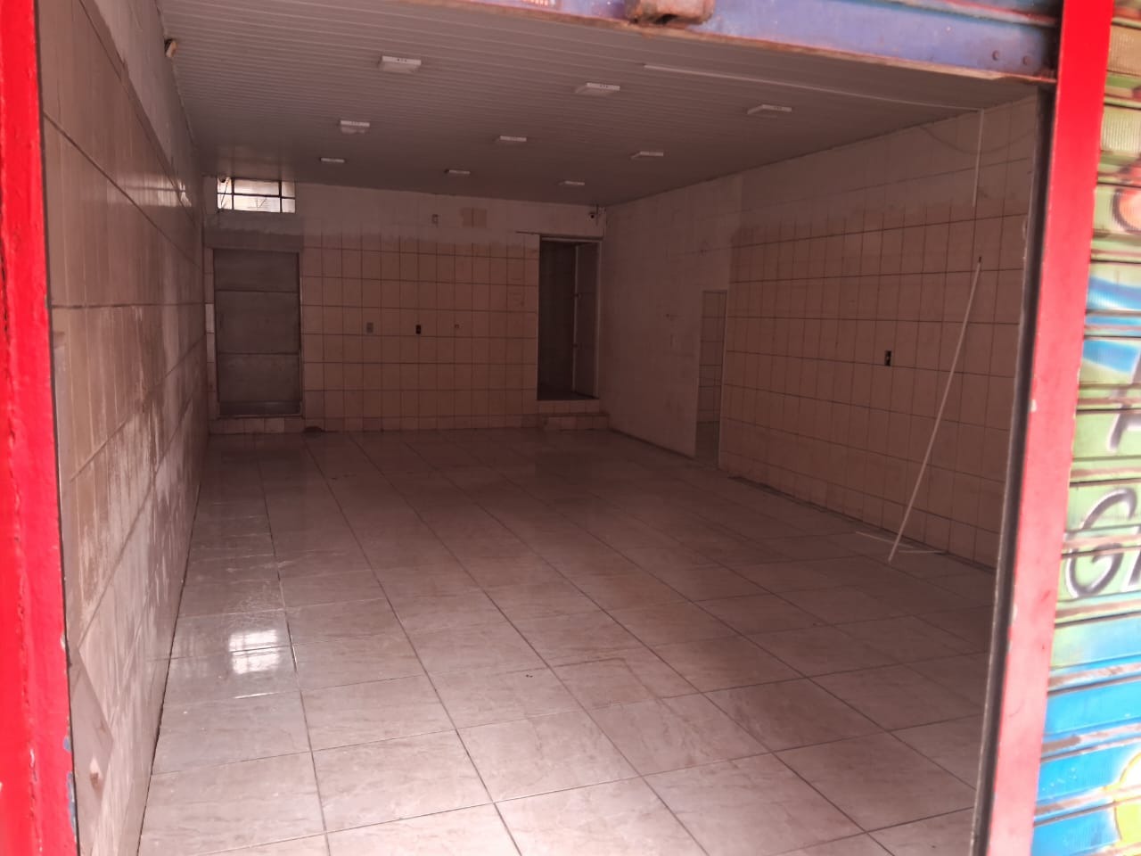 Salão comercial 125m² à venda ou locação na avenida principal do Jardim América I em Várzea Paulista