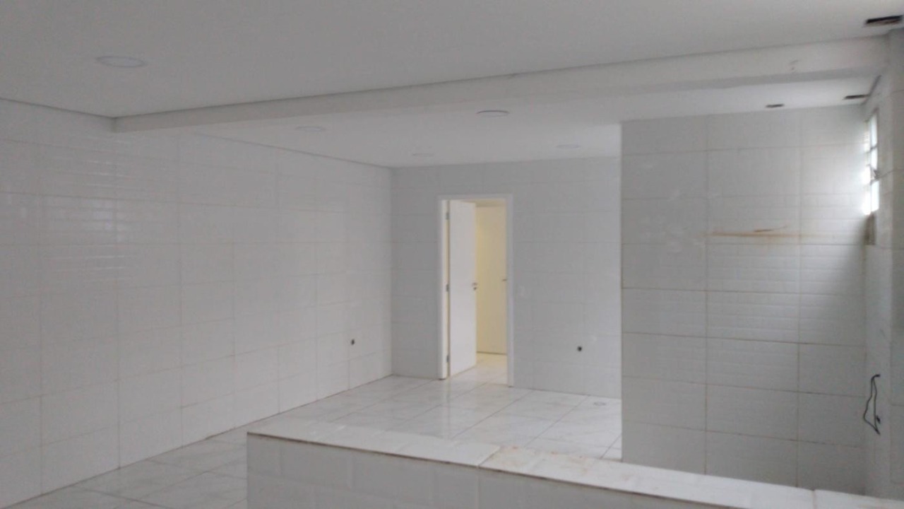 Galpão 710 m² para Locação na Aclimação - Zoneamento ZM, Pé-direito Alto e Acesso às Avenidas Ricardo Jafet e Lins de Vasconcelos