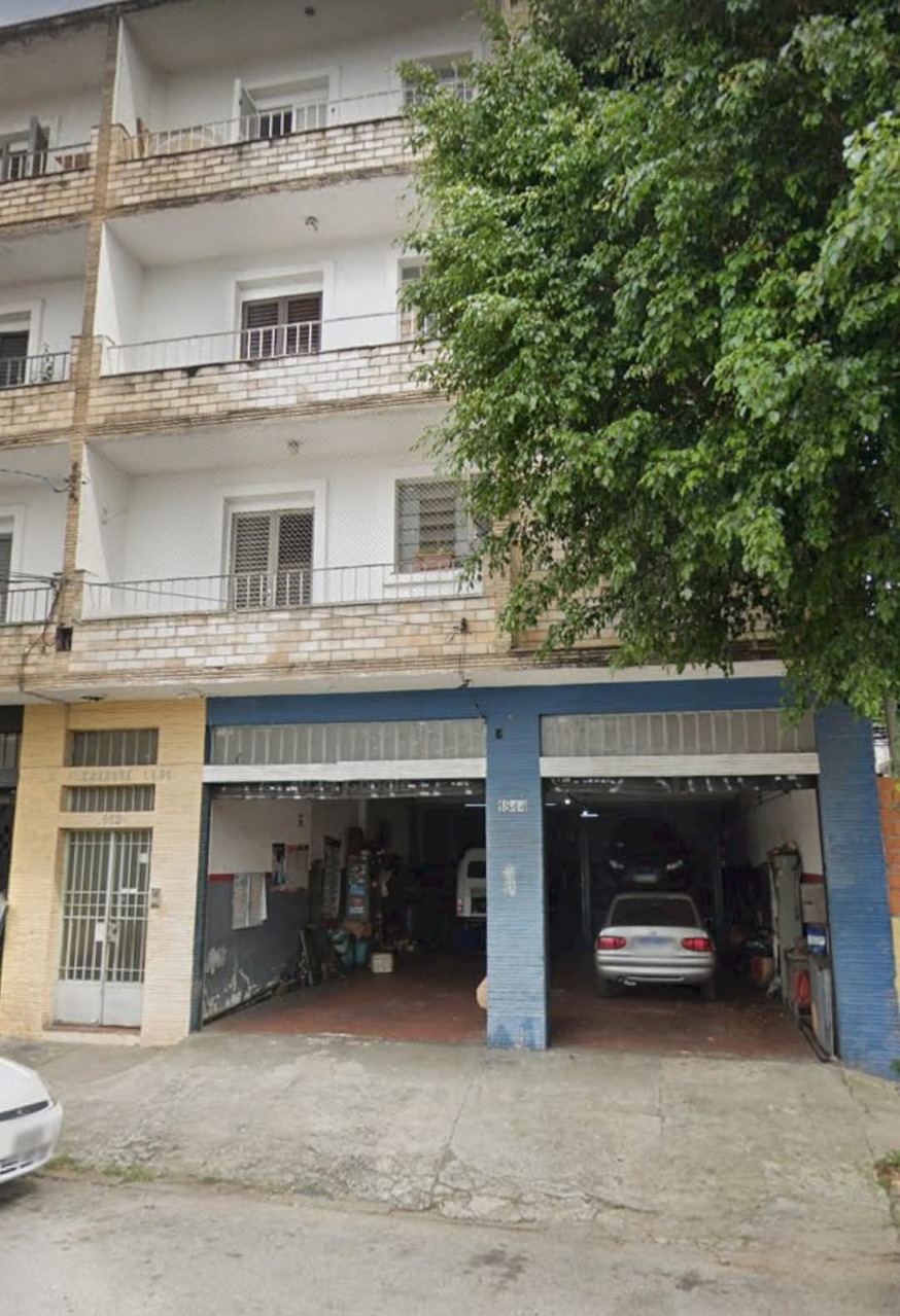 Terreno à Venda no Ipiranga - 3.700m² de Área Estratégica com Acesso por Três Ruas - zoneamento ZM e ZC
