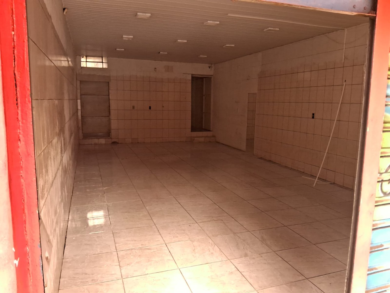 Salão comercial 125m² à venda ou locação na avenida principal do Jardim América I em Várzea Paulista