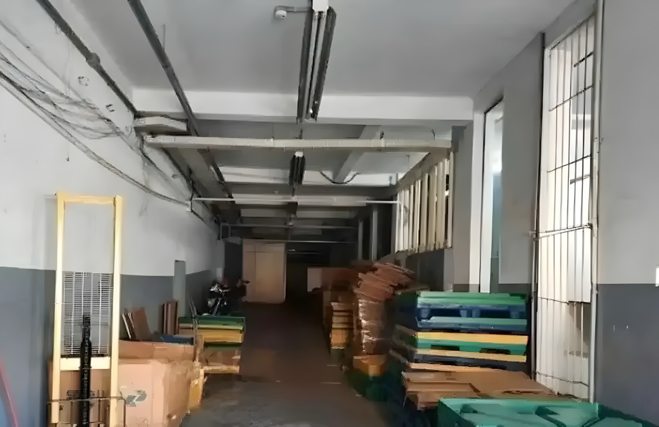 Imóvel Comercial no Cambuci/SP: 6.000 m², 20 Vagas - Pronto para Operação!